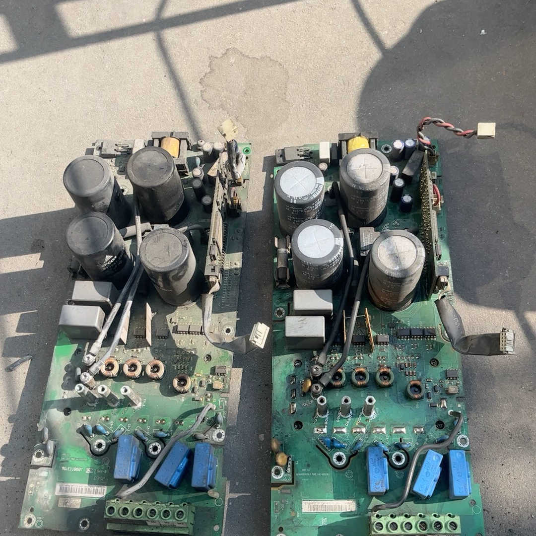 ABB变频器拆机：RINT-5311C，功能好。