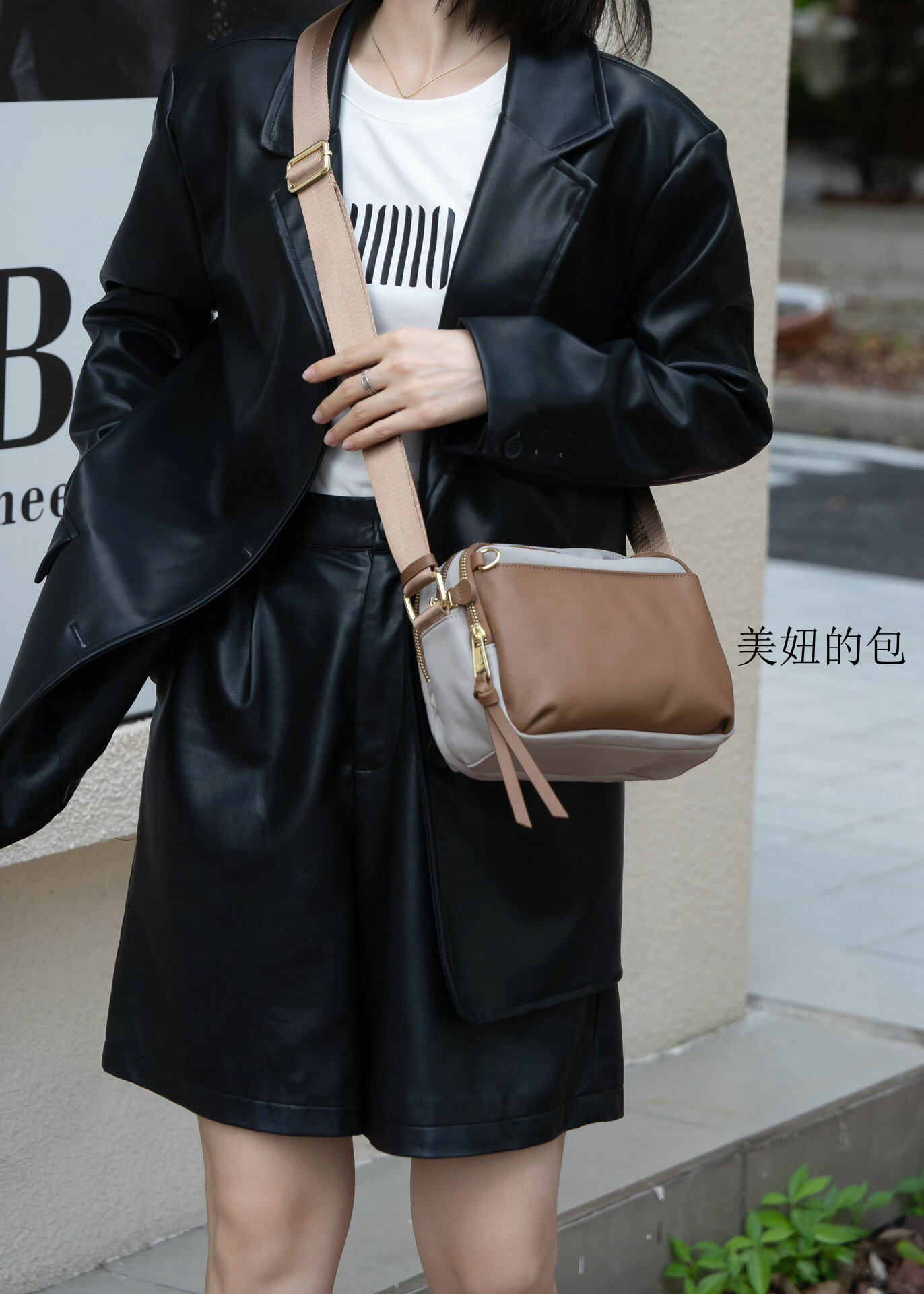 2024新款小众撞色女包简约百搭单肩包轻便尼龙布配真皮斜跨小方包