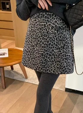 豹纹半身裙女2025年秋冬款高腰显瘦A字短裙复古高级感百搭毛呢裙