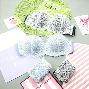 夏季少女蕾丝1/2半杯文胸套装无肩带防滑女士内衣小胸加厚胸罩