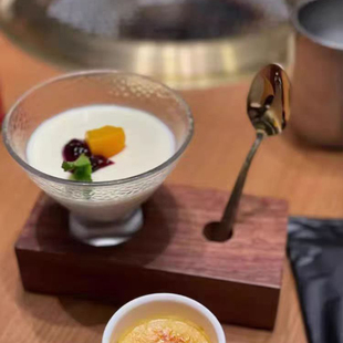 透明玻璃沙拉碗冰激凌杯加厚简约高脚甜品酸奶杯位上木质托盘餐具