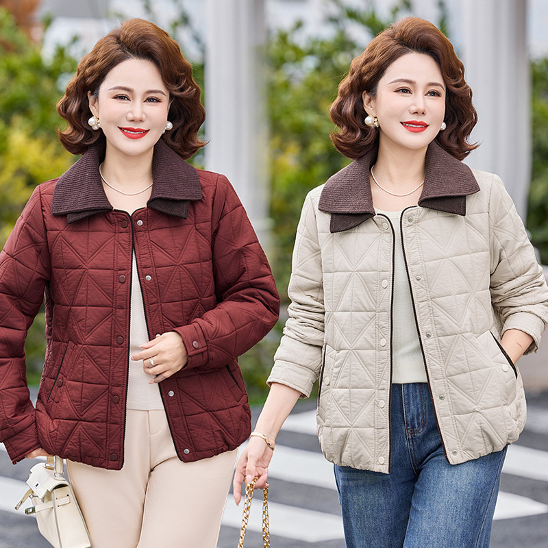 妈妈春装外套薄款洋气中老年妇女春秋气质上衣休闲中年短款夹克衫