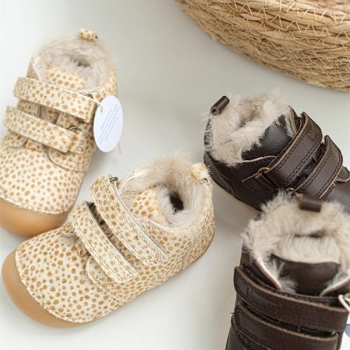 儿童加绒魔术贴防踢防滑小皮鞋