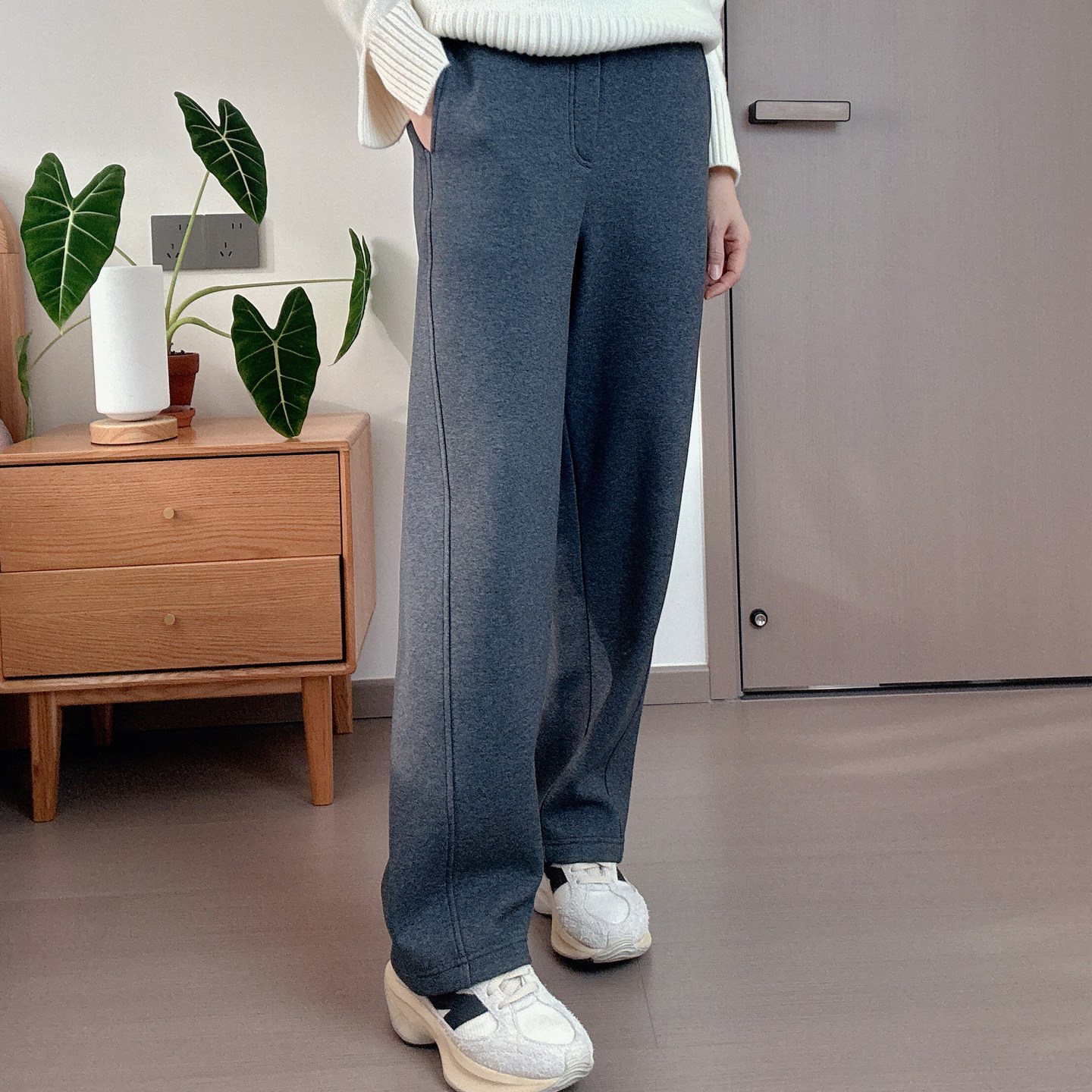 熙熙精选 25微弧卫裤一体绒加绒休闲裤 女 显瘦小个子窄版镰刀裤