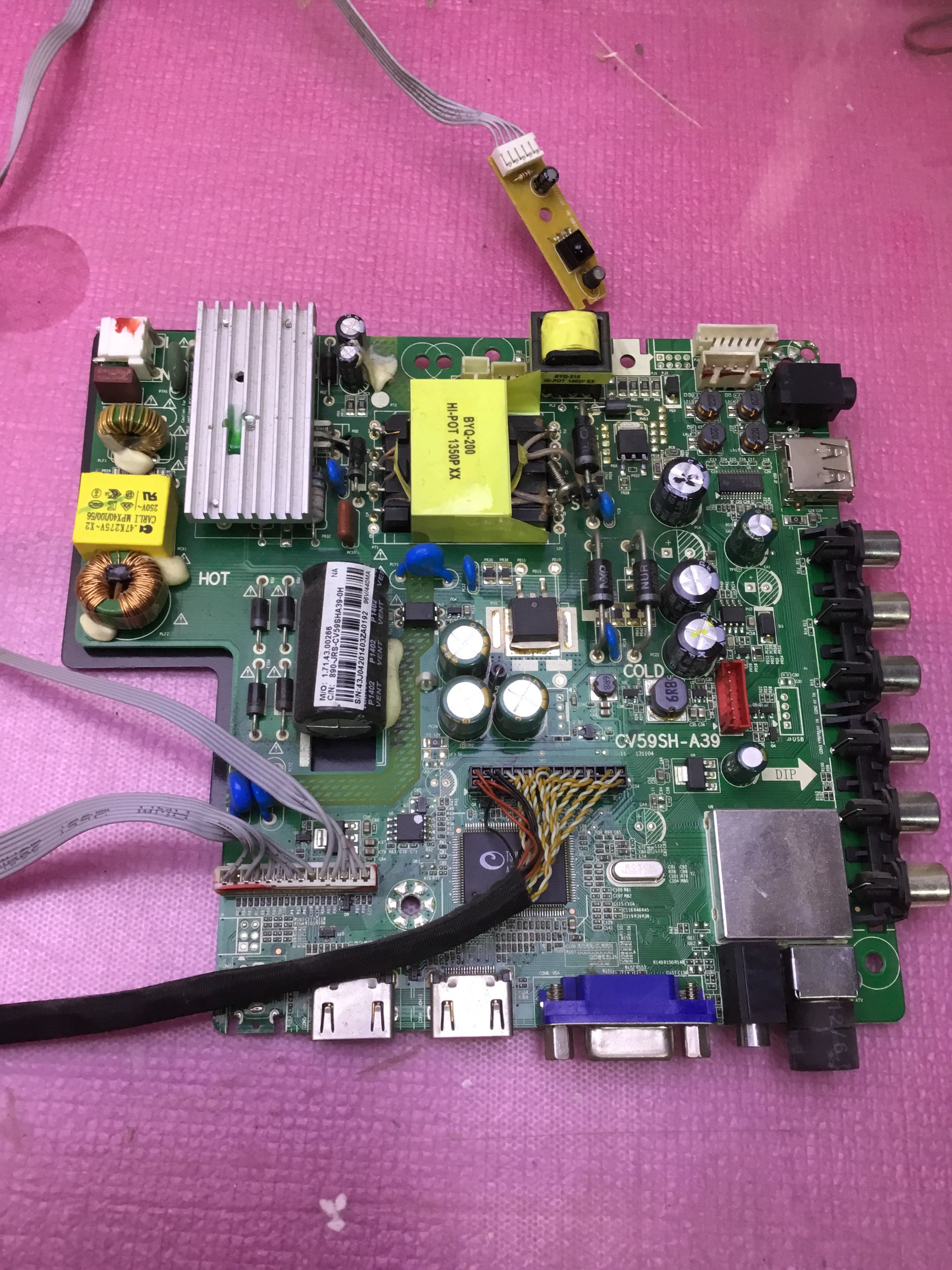 杂牌39寸主板CV59SH-A39 配V390HJ1-P02 实拍图