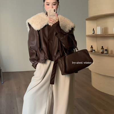2025冬季新款时尚休闲百搭复古羊羔毛大翻领皮衣羽绒服短外套女