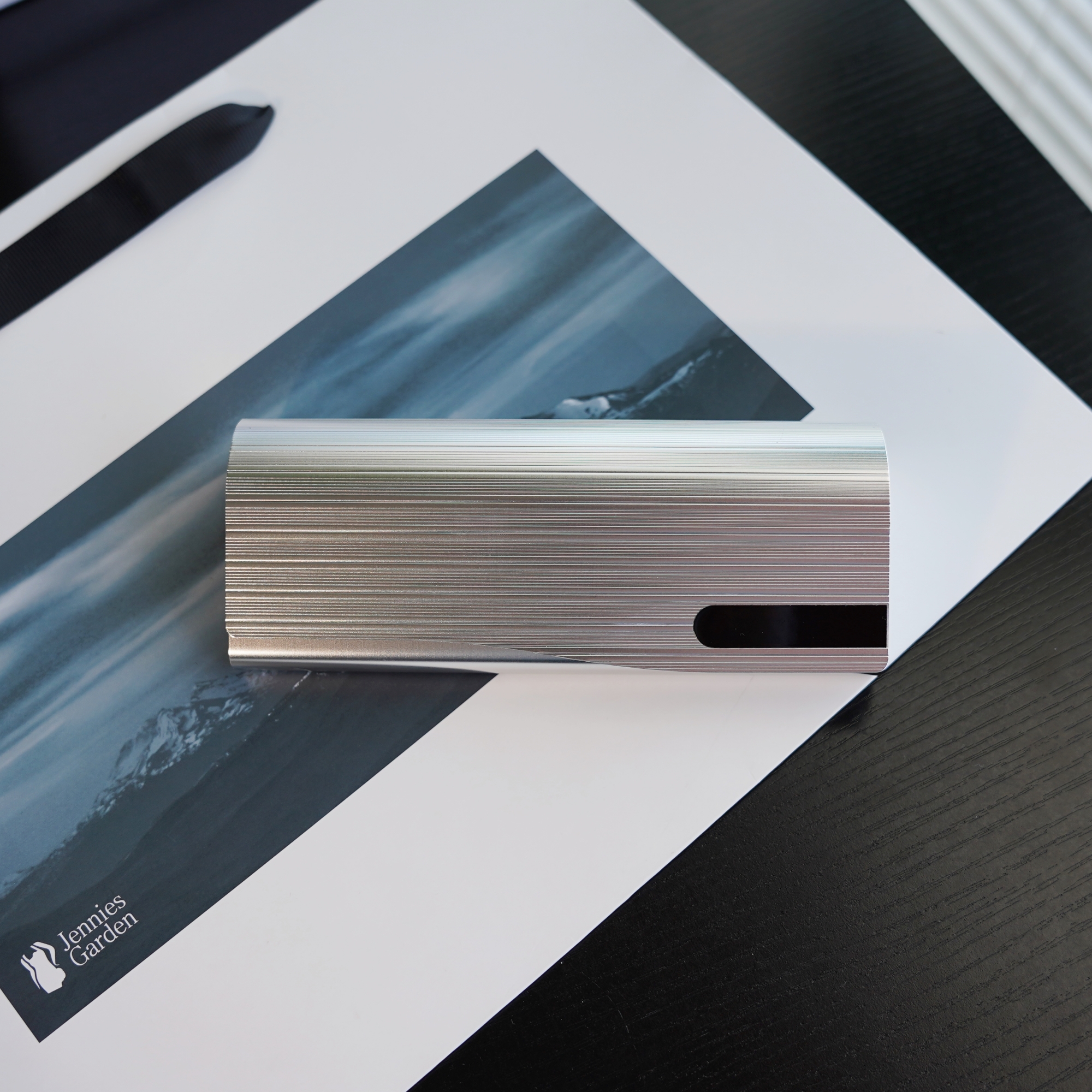 高级感轻便携抗压眼镜盒