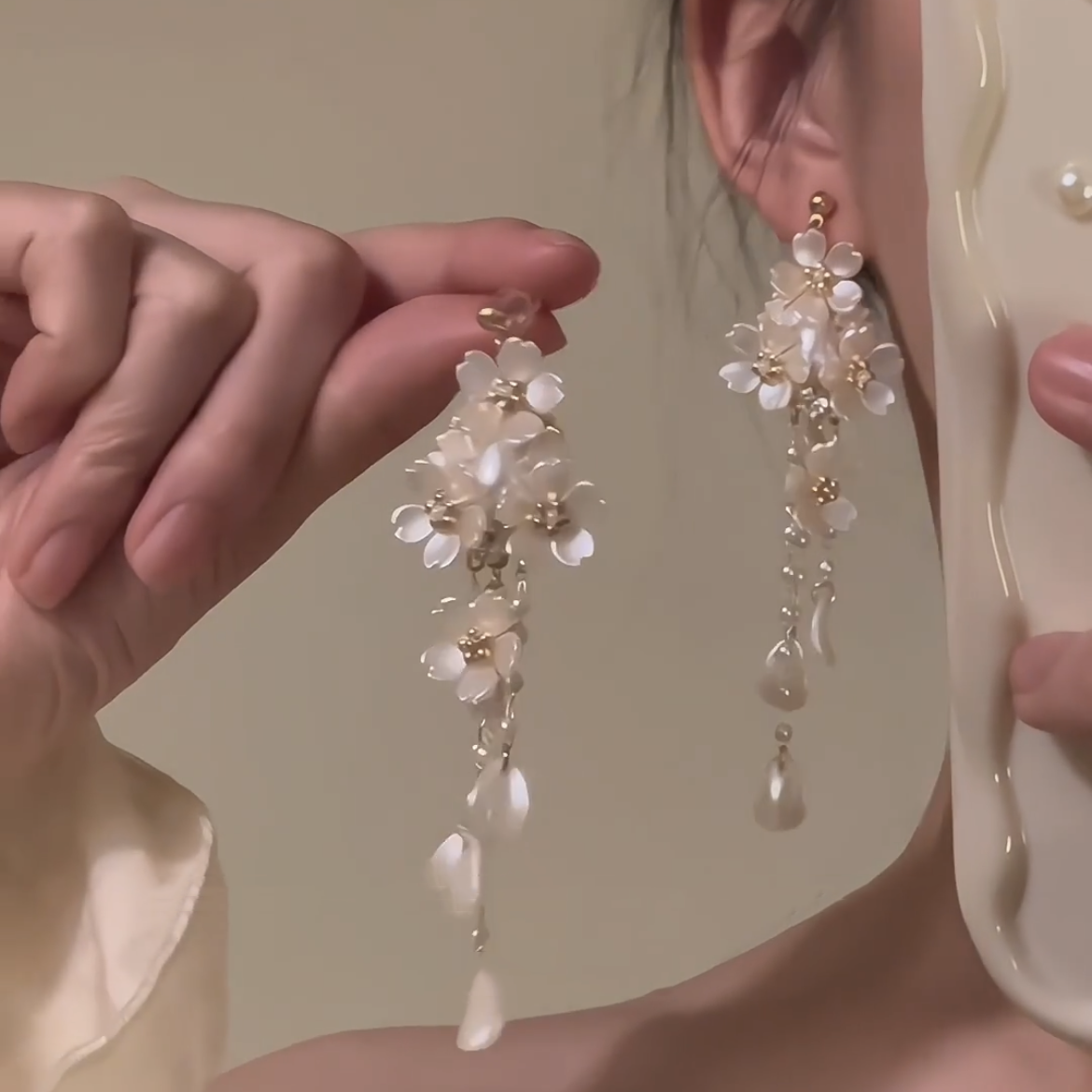 长款月白樱落白色花朵耳环2024新款爆款超仙耳饰女法式流苏耳钉,饰品/流行首饰/时尚饰品新,耳饰,淘宝优惠券,粉丝福利购,淘宝优惠卷