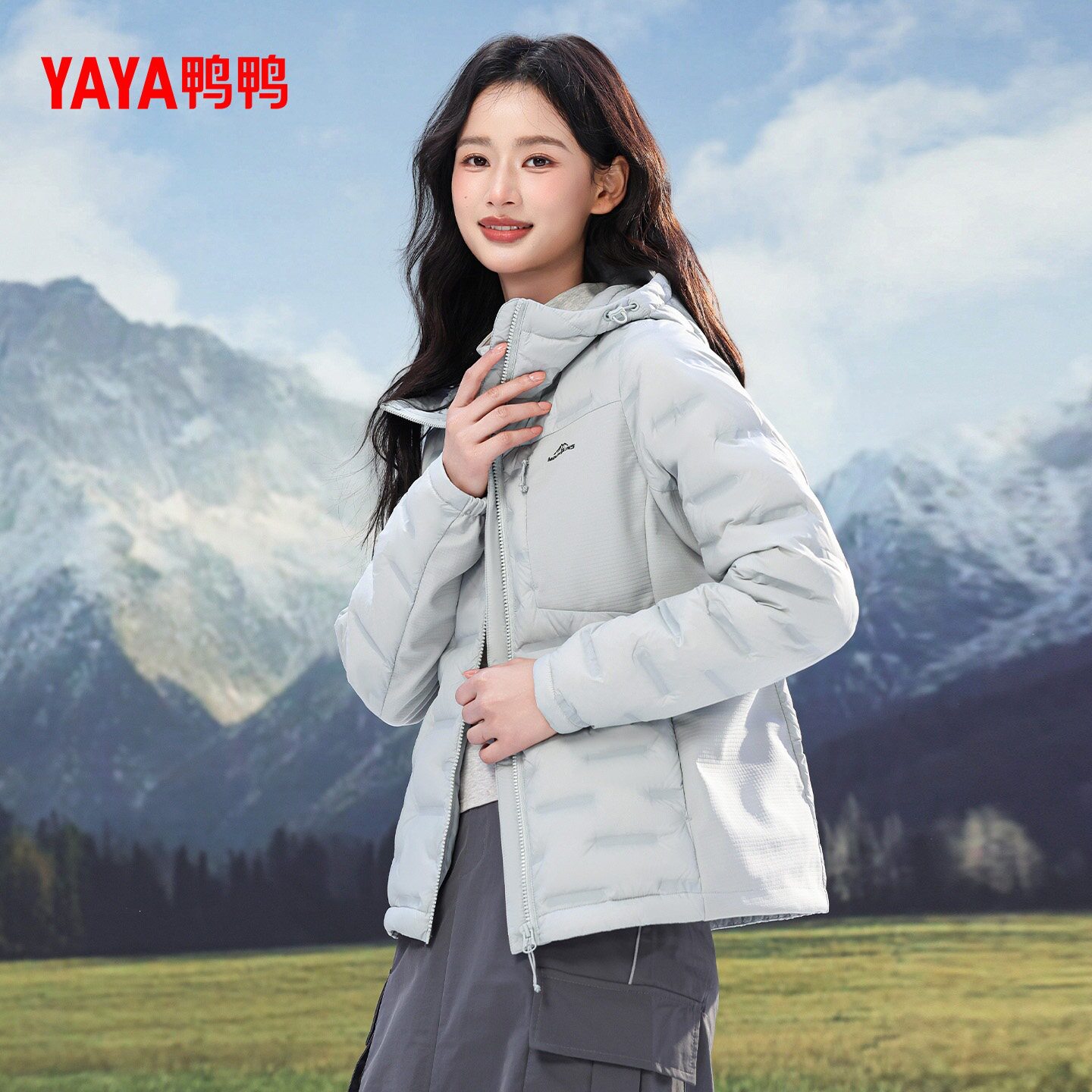 鸭鸭羽绒服女2026年秋冬新品短款轻薄时尚舒适简约连帽鸭绒外套F