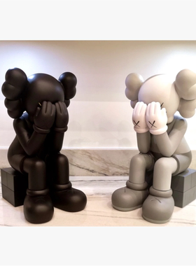 Mand kaws海港城公仔潮玩手办坐姿玩偶门店家居摆件潮流时尚礼物