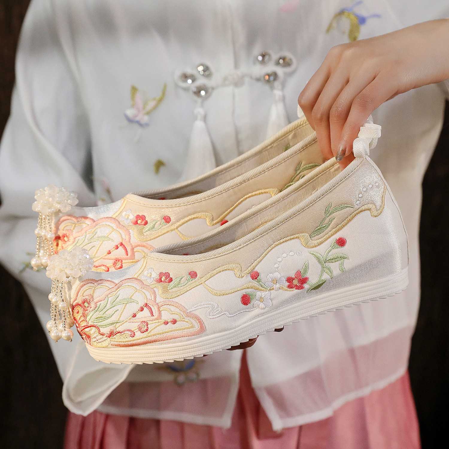 花春季新款汉服鞋子女学生古风