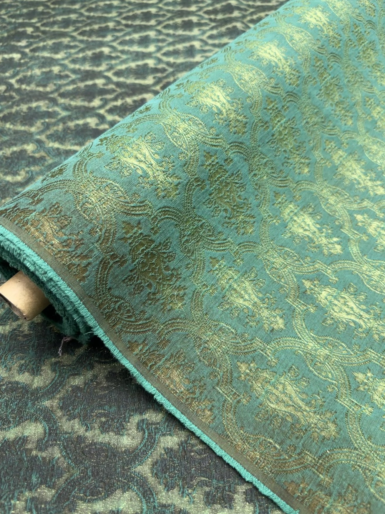 顺德非遗纯手工制作香云纱面料重磅油丝提花如意纹亮丝款一米起拍