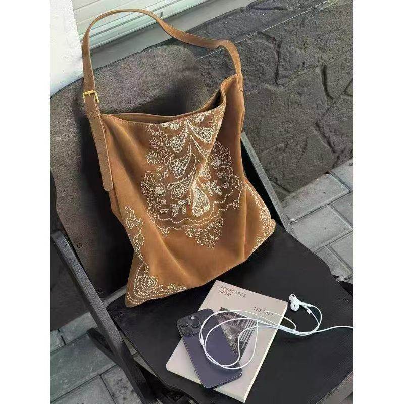 波西米亚风印花磨砂托特包