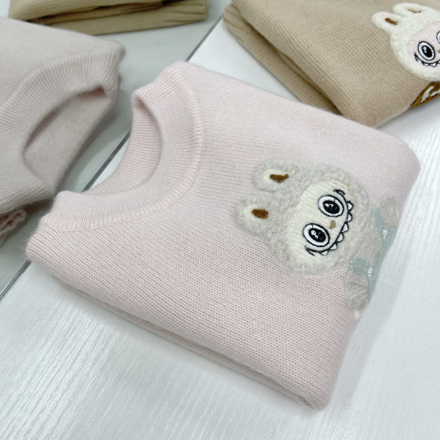 儿童山羊绒衫男童女童卡通毛衣打底衫中大童手工刺绣针织双股羊毛