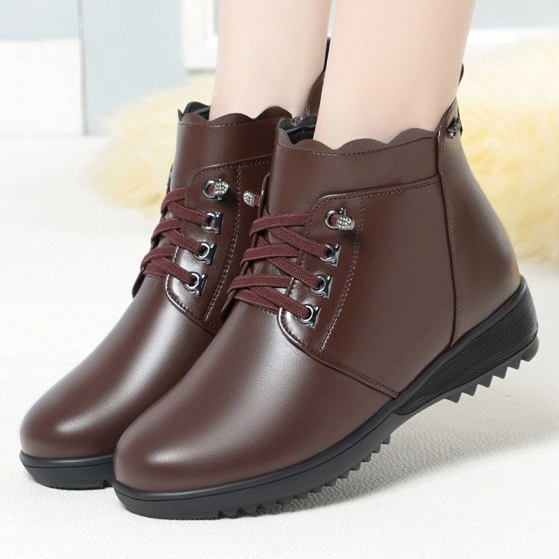 冬季新款真皮羊毛女短靴中跟平底防滑中老年人保暖妈妈棉靴女棉鞋