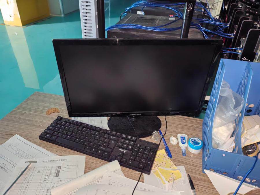 4月16日巴中市科技公司办公桌2张网络拍卖公告