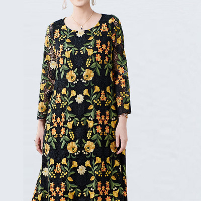 冬季新款连衣裙女宽松高贵刺绣裙子大码高端女装长款打底裙配大衣