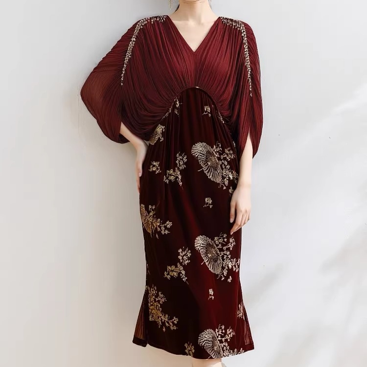 欧美裙复古蝙蝠袖真丝绒红色大码