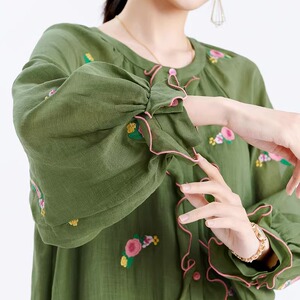 2025新款绿色苎麻连衣裙轻奢高级感长袖高端大码女装宽松胖MM长裙