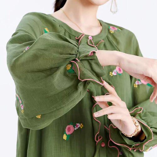 2026新款绿色苎麻连衣裙轻奢高级感长袖高端大码女装宽松胖MM长裙