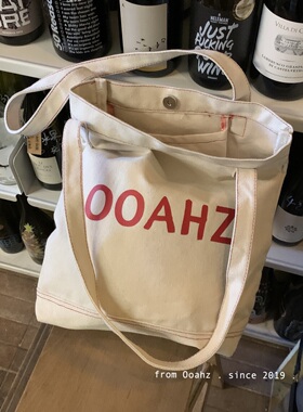 在韩务工！超厚面料~OOAHZ自制红色字母单肩帆布包百搭手提托特包