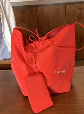 近朱者赤~夏日红色尼龙托特包 小众设计单肩购物袋大容量慵懒包包