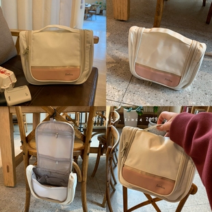 草莓牛奶~便携大容量化妆包 旅行手提收纳包防水耐脏带挂钩洗漱包