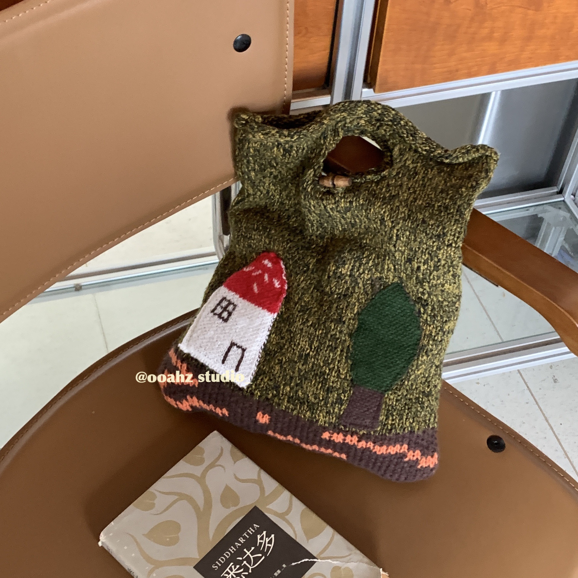 森林里的蘑菇屋 手工毛线编织包包 秋冬森系复古可爱手提包上课包