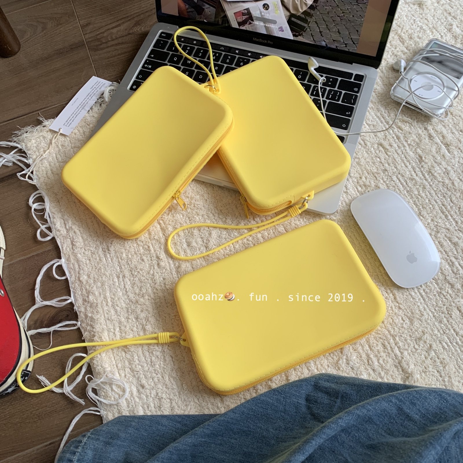 偶尔摆烂~【软尼硅胶】手提零钱手机包多功能随身小包杂物收纳包