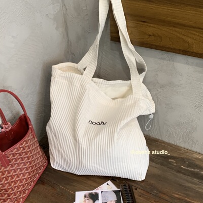 腻子白~久等了！ooahz韩国绗缝刺绣抽绳单肩包慵懒托特包上课书包