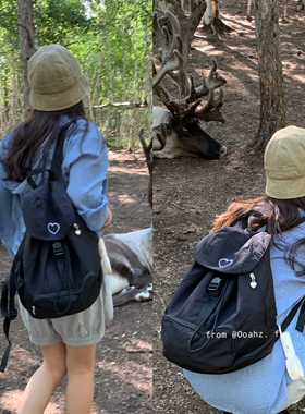 《简爱》黑色爱心刺绣韩系双肩背包 尼龙防水大容量学生上课书包