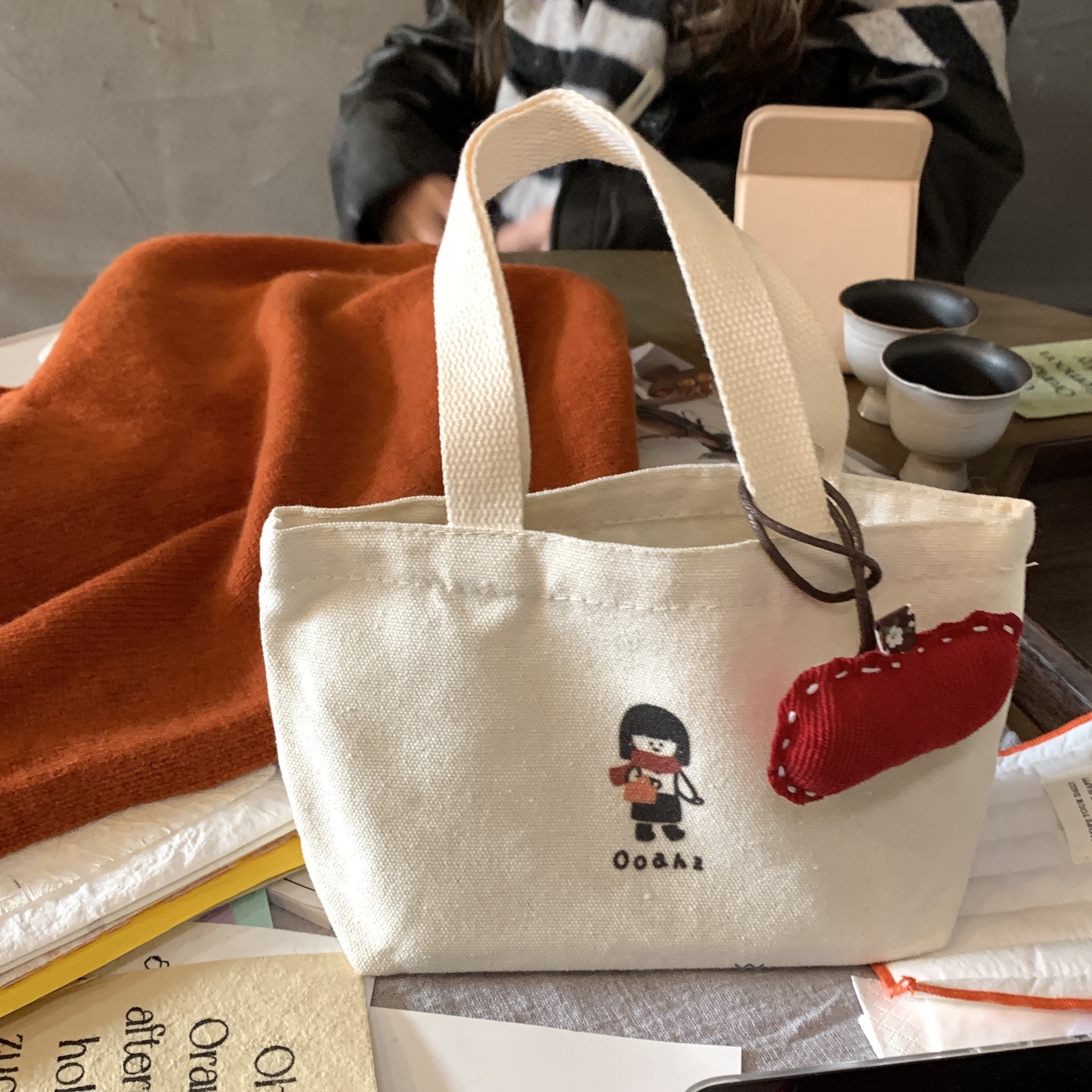 ooahz自制"卖包的小女孩"手提小布袋 韩国ins博主简约字母手拎包