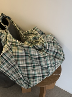 一个大兜~绿色格子布袋包包 大容量休闲慵懒风单肩腋下ins托特包