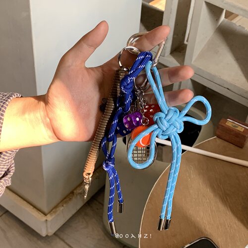 怒省2K！miu系挂饰diy~自制包包挂件彩绳编织棒球钥匙扣饼干配饰