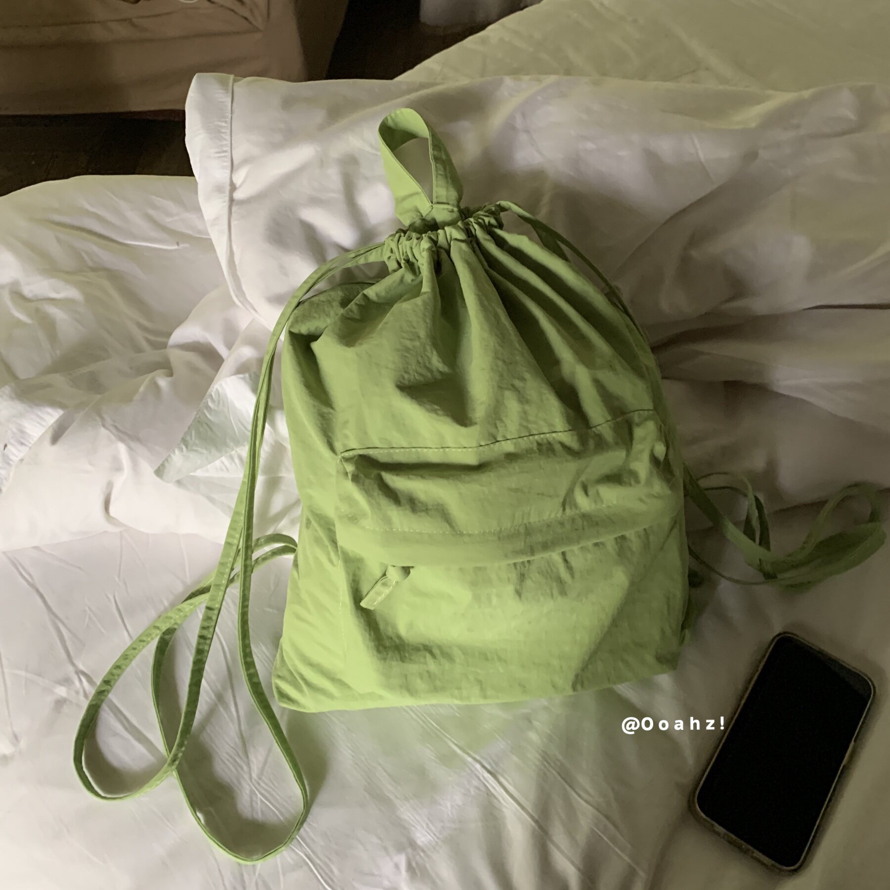 轻而抗打~秋冬显慵懒尼龙束口双肩包 轻便大容量男女百搭减压背包