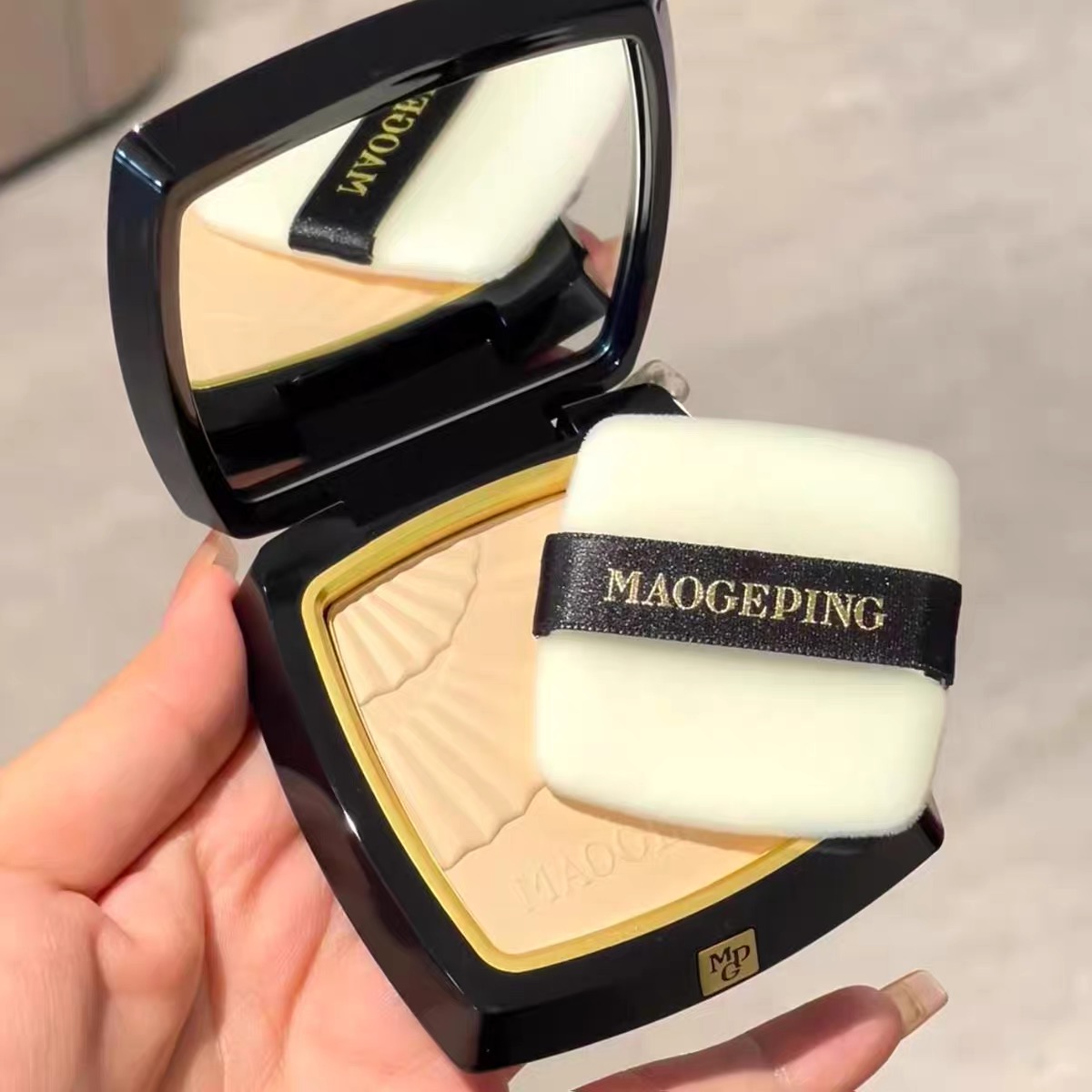 一秒磨皮！毛戈平粉饼！