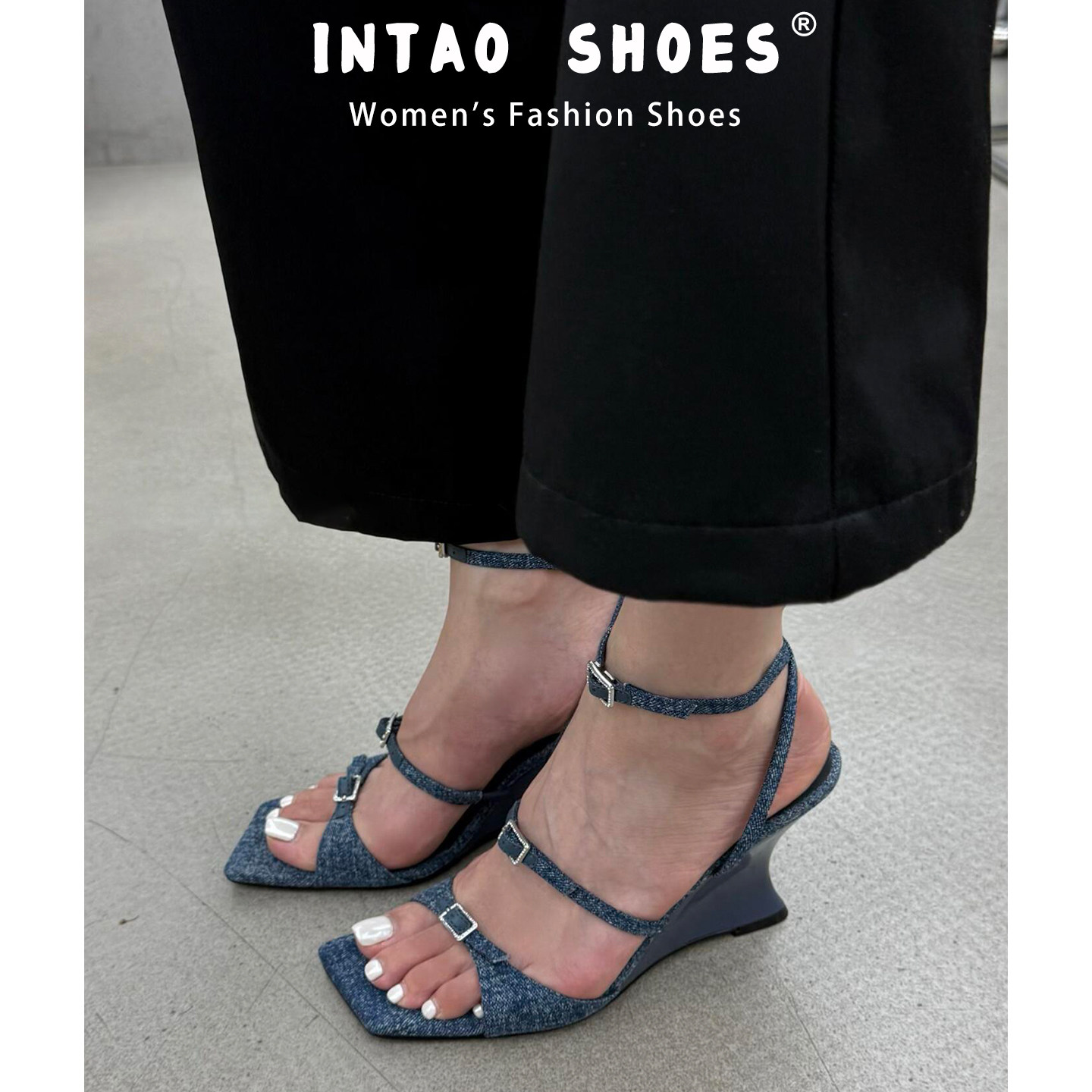 蓝色牛仔布露趾坡跟凉鞋女夏季2026新款方头小个子绝美后空高跟鞋
