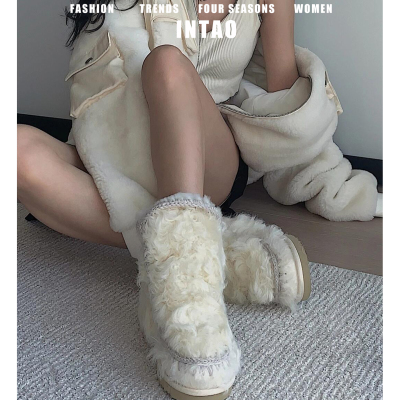 白色羊皮毛一体加绒加厚雪地靴女