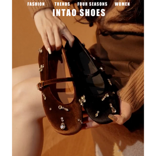 法式绝美水钻丝绒玛丽珍单鞋女平底2026新款复古一字带温柔晚晚鞋