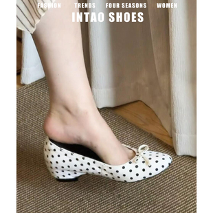 法式波点蝴蝶结内增高单鞋女外穿2026早春新款一脚蹬浅口玛丽珍鞋