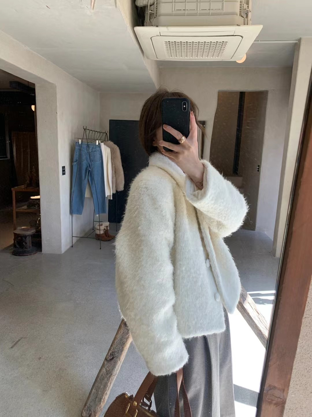 LOW FLAT韩代时髦毛茸茸娃娃领短外套女2025秋冬保暖加厚上衣女