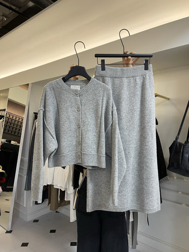 韩代毛衣套装女慵懒风气质针织开衫女+中长款A字半身裙两件套秋冬