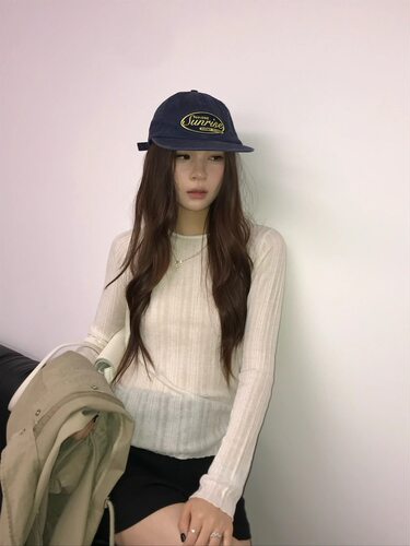 TABLE韩系简约圆领纯色坑条针织衫女2026秋装新款小众修身打底衫