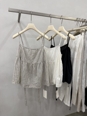 LOW FLAT韩系条纹吊带背心女2026新款纯欲度假风温柔气质宽松上衣