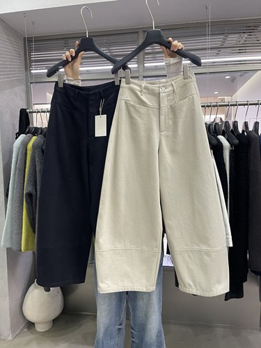 LOW FLAT韩代时髦磨毛弯刀气球裤女2025新款加厚休闲高腰灯笼裤