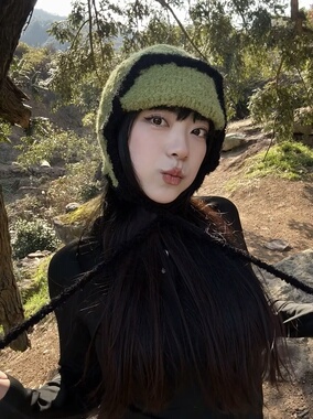 成品手工编织绿色毛线帽子女秋冬保暖护耳雷锋帽可爱显脸小针织帽