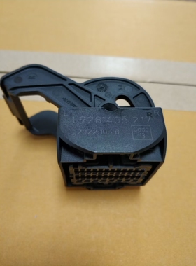 1928404196  博世 58PIN 接插件