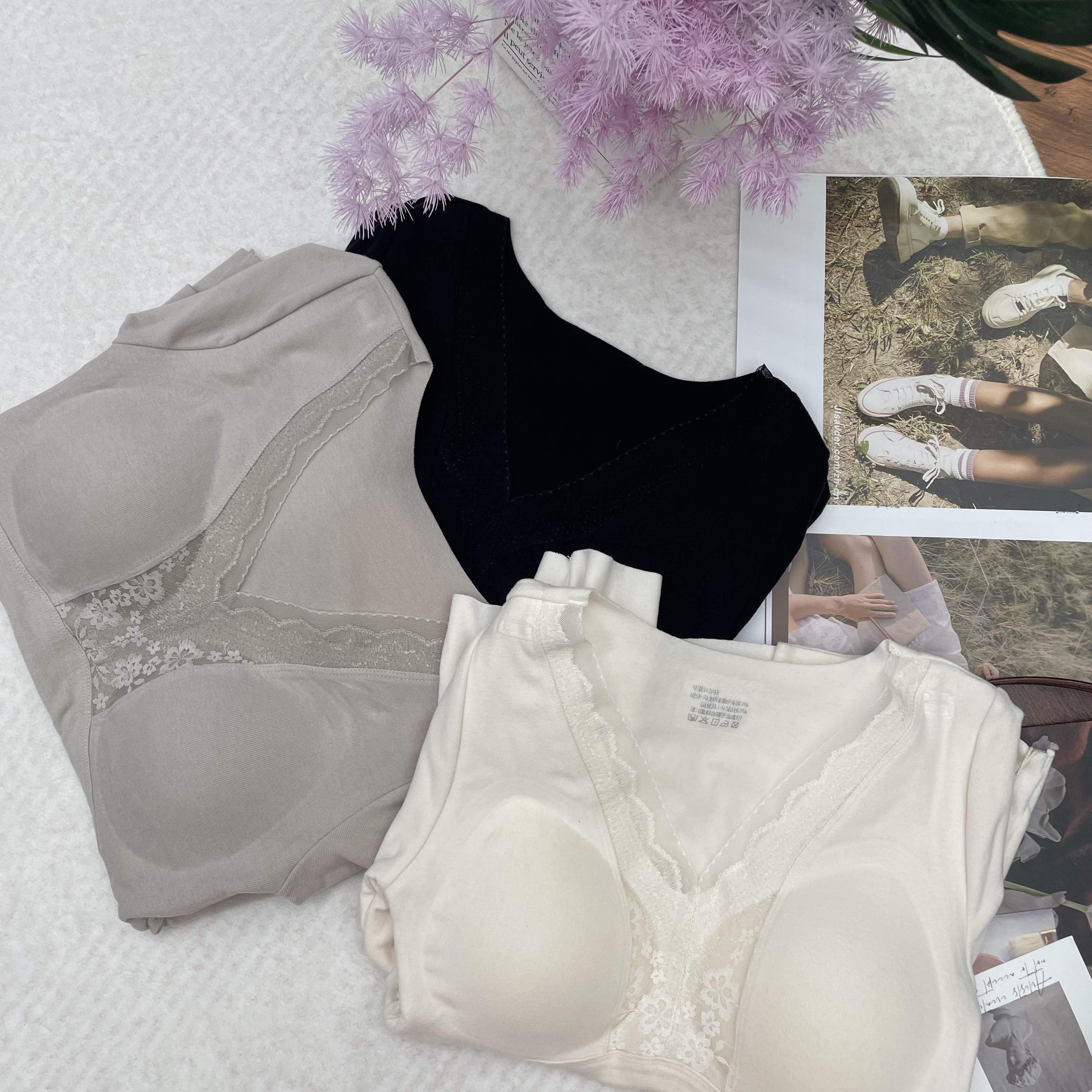 小奶椰蕾丝无痕保暖养肤背心女带胸垫罩杯一体修身内搭打底上衣