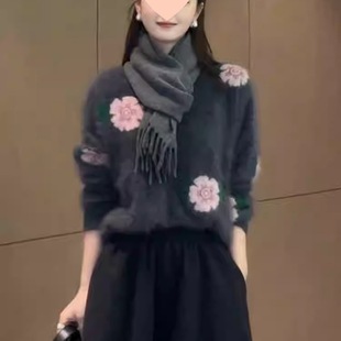 法式打底花朵圆领软糯毛衣女秋冬宽松慵懒风复古显瘦洋气针织上衣