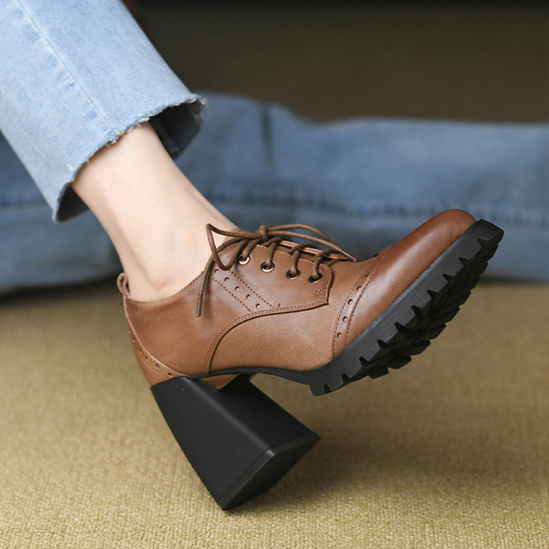 复古布洛克尖头粗跟高跟单鞋女